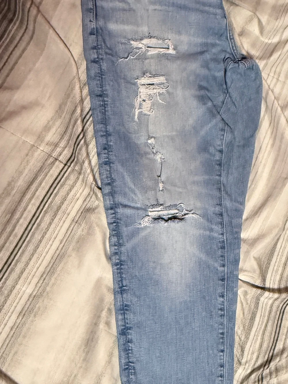 American Eagle Men’s Slim Fit 34x32 Distressed Jeans